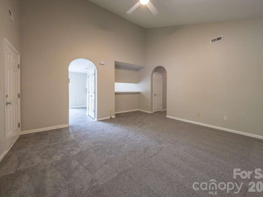 6627 Nevin Glen Drive, Charlotte, NC 28269.  MLS# CAR4379657, YatesRealty ID 23622. 