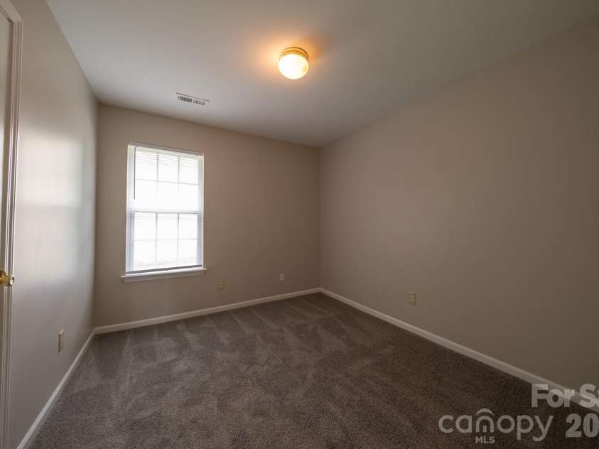 6627 Nevin Glen Drive, Charlotte, NC 28269.  MLS# CAR4379657, YatesRealty ID 23622. 