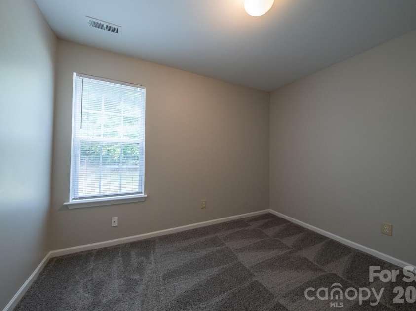 6627 Nevin Glen Drive, Charlotte, NC 28269.  MLS# CAR4379657, YatesRealty ID 23622. 