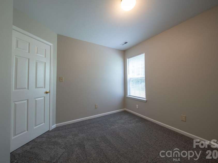 6627 Nevin Glen Drive, Charlotte, NC 28269.  MLS# CAR4379657, YatesRealty ID 23622. 
