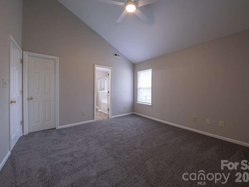 6627 Nevin Glen Drive, Charlotte, NC 28269.  MLS# CAR4379657, YatesRealty ID 23622. 