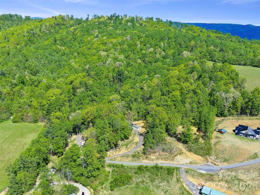 85 Shangrila Trail, Spruce Pine, NC 28777.  MLS# CAR4380911, YatesRealty ID 23623. 
