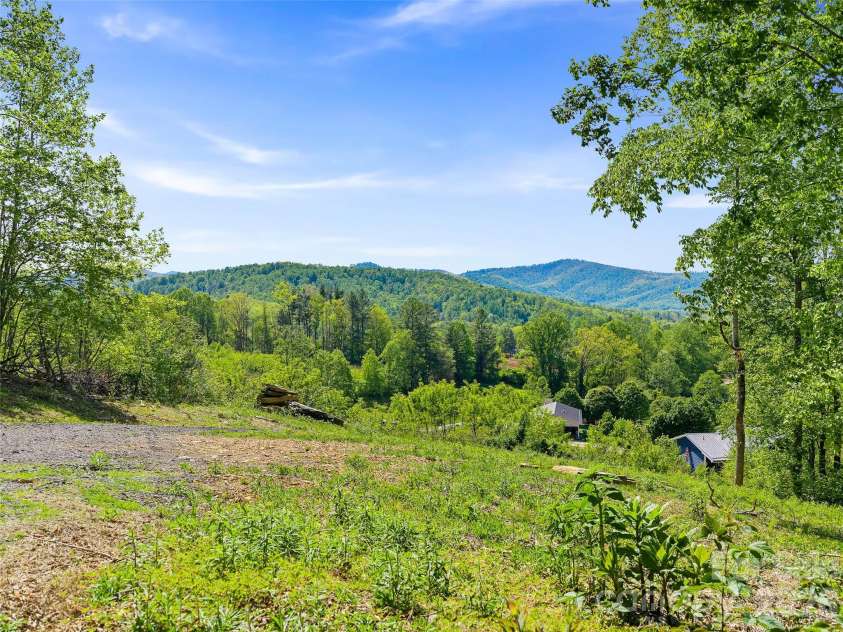 85 Shangrila Trail, Spruce Pine, NC 28777.  MLS# CAR4380911, YatesRealty ID 23623. 