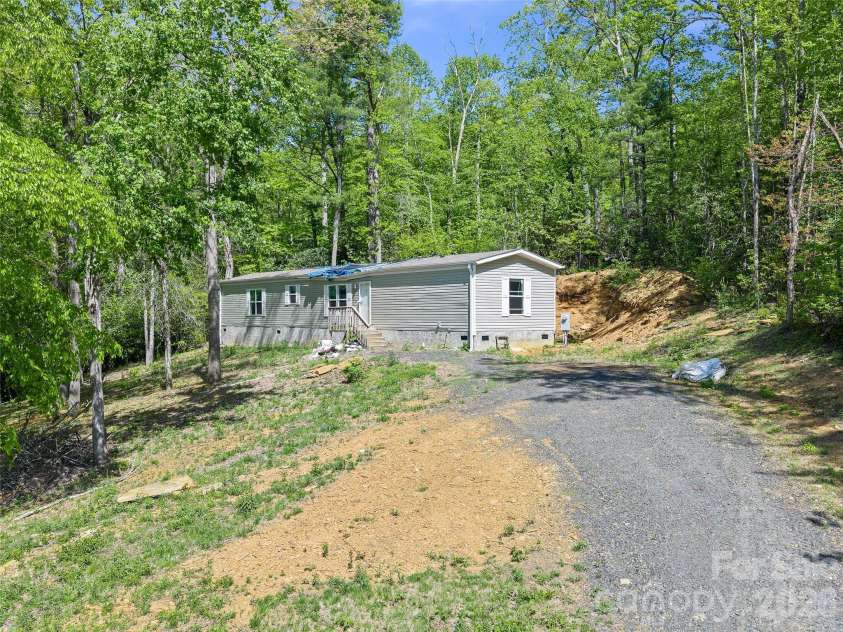 85 Shangrila Trail, Spruce Pine, NC 28777.  MLS# CAR4380911, YatesRealty ID 23623. 