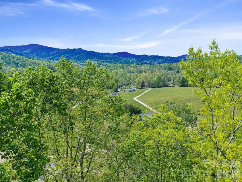 85 Shangrila Trail, Spruce Pine, NC 28777.  MLS# CAR4380911, YatesRealty ID 23623. 