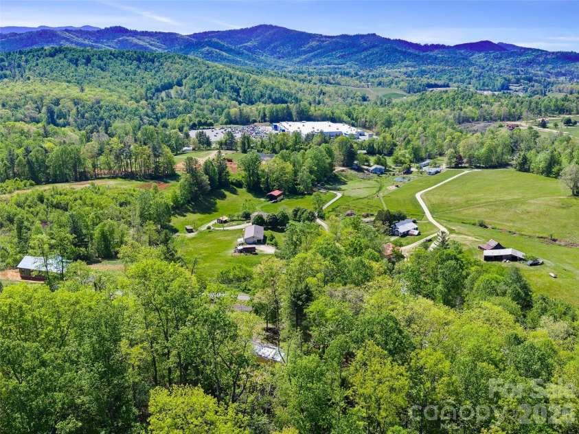 85 Shangrila Trail, Spruce Pine, NC 28777.  MLS# CAR4380911, YatesRealty ID 23623. 