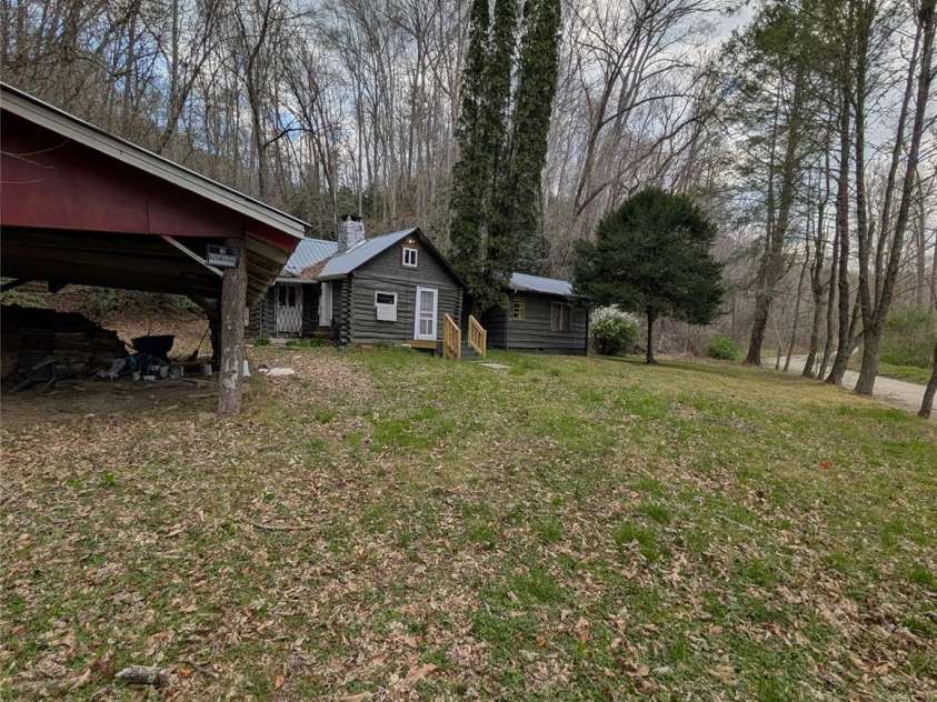 6712 Globe Road, Lenoir, NC 28645.  MLS# CAR4361290, YatesRealty ID 23624. 