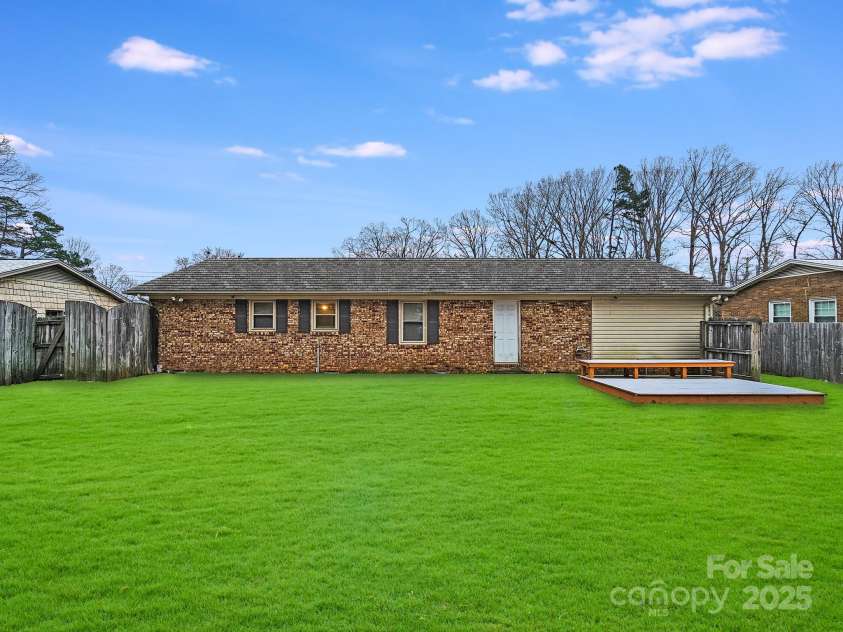 712 Stevens Street, Gastonia, NC 28054.  MLS# CAR4225560, YatesRealty ID 23624. 