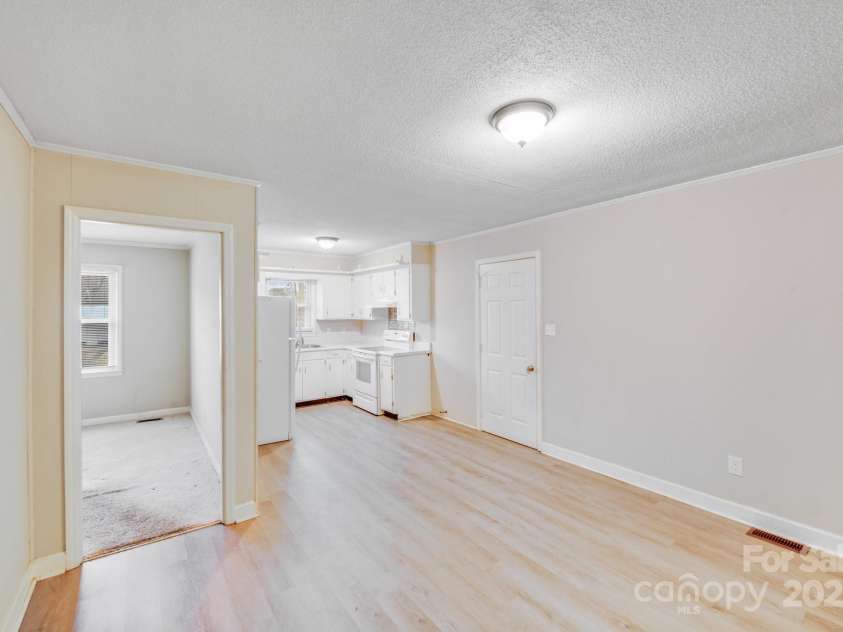 712 Stevens Street, Gastonia, NC 28054.  MLS# CAR4225560, YatesRealty ID 23624. 