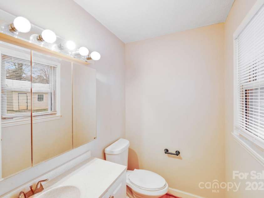 712 Stevens Street, Gastonia, NC 28054.  MLS# CAR4225560, YatesRealty ID 23624. 