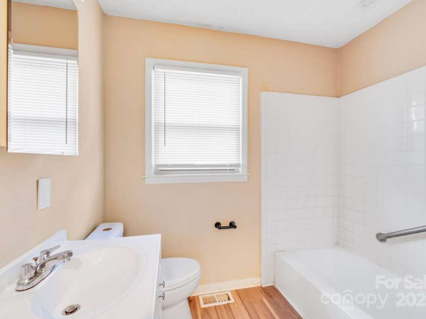 712 Stevens Street, Gastonia, NC 28054.  MLS# CAR4225560, YatesRealty ID 23624. 