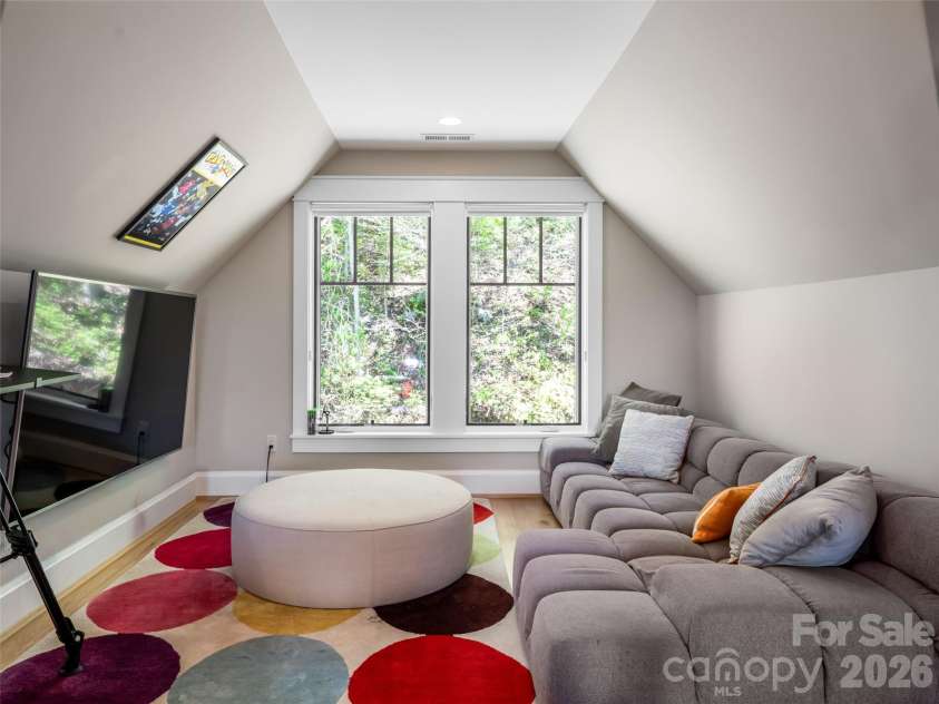 32 Timberwolf Court, Asheville, NC 28804.  MLS# CAR4376999, YatesRealty ID 23625. 