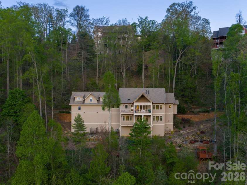 32 Timberwolf Court, Asheville, NC 28804.  MLS# CAR4376999, YatesRealty ID 23625. 