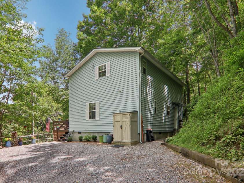84 Hawk Nest Road, Maggie Valley, NC 28751.  MLS# CAR4271436, YatesRealty ID 23625. 