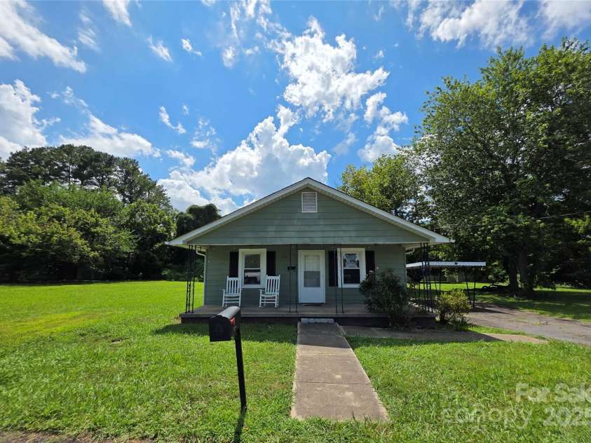 227 Nassau Place, Mount Holly, NC 28120.  MLS# CAR4275450, YatesRealty ID 23626. 