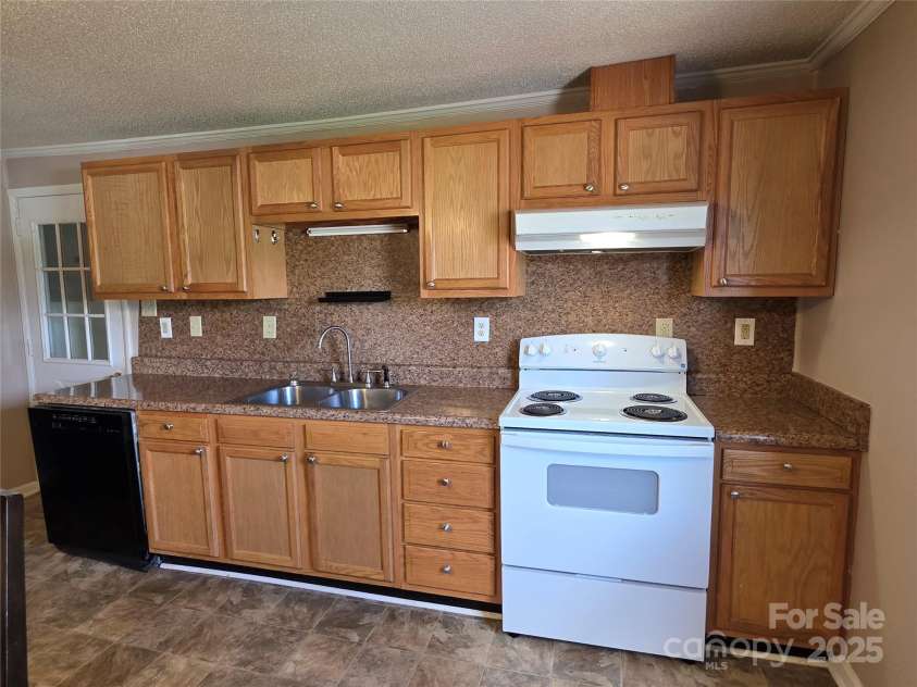 227 Nassau Place, Mount Holly, NC 28120.  MLS# CAR4275450, YatesRealty ID 23626. 