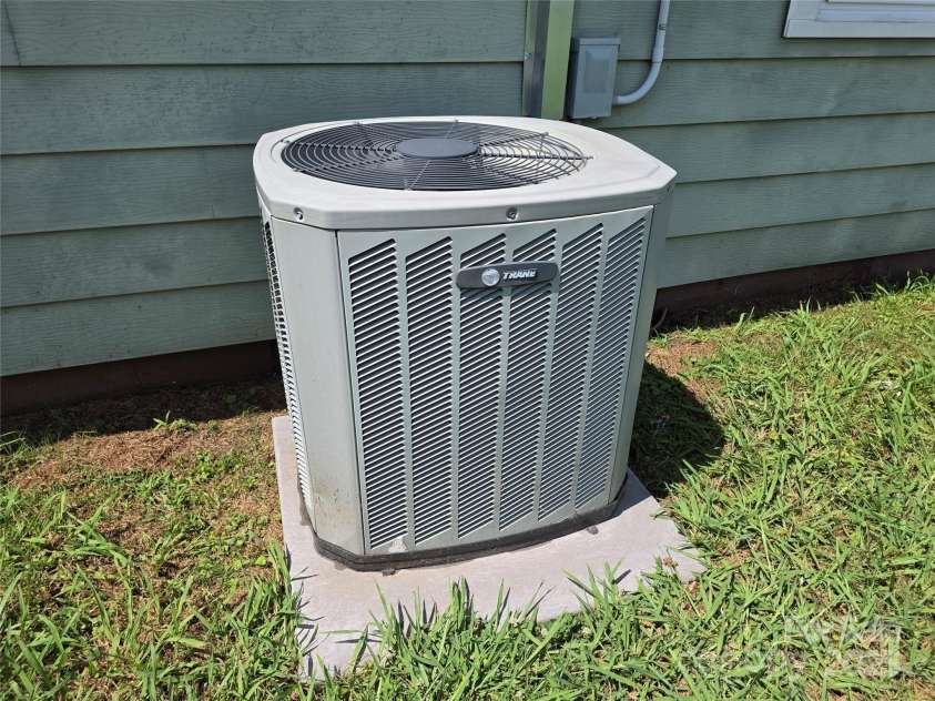 227 Nassau Place, Mount Holly, NC 28120.  MLS# CAR4275450, YatesRealty ID 23626. 