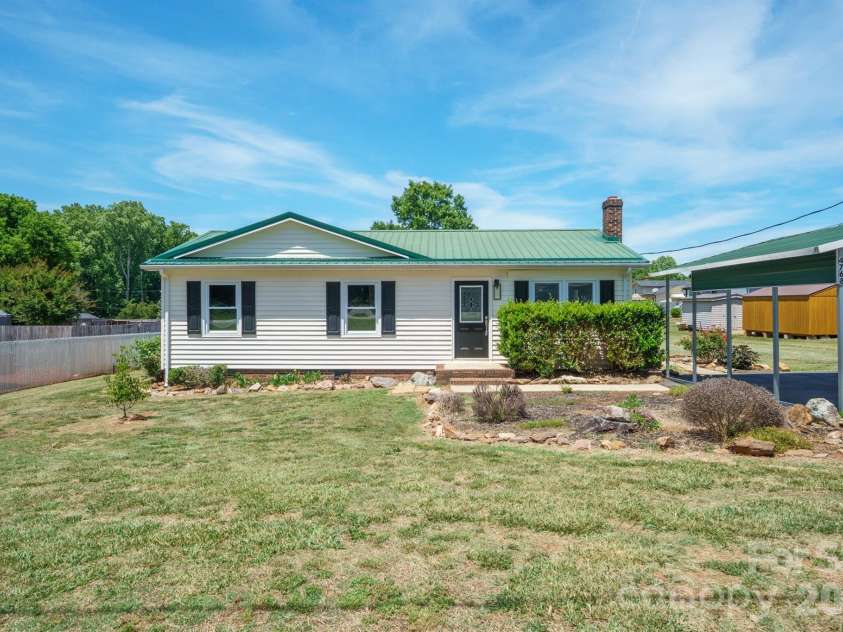 4768 Bethel Church Road, Hickory, NC 28602.  MLS# CAR4381522, YatesRealty ID 23626. 