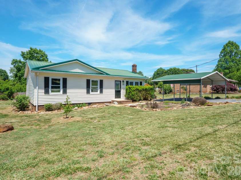 4768 Bethel Church Road, Hickory, NC 28602.  MLS# CAR4381522, YatesRealty ID 23626. 
