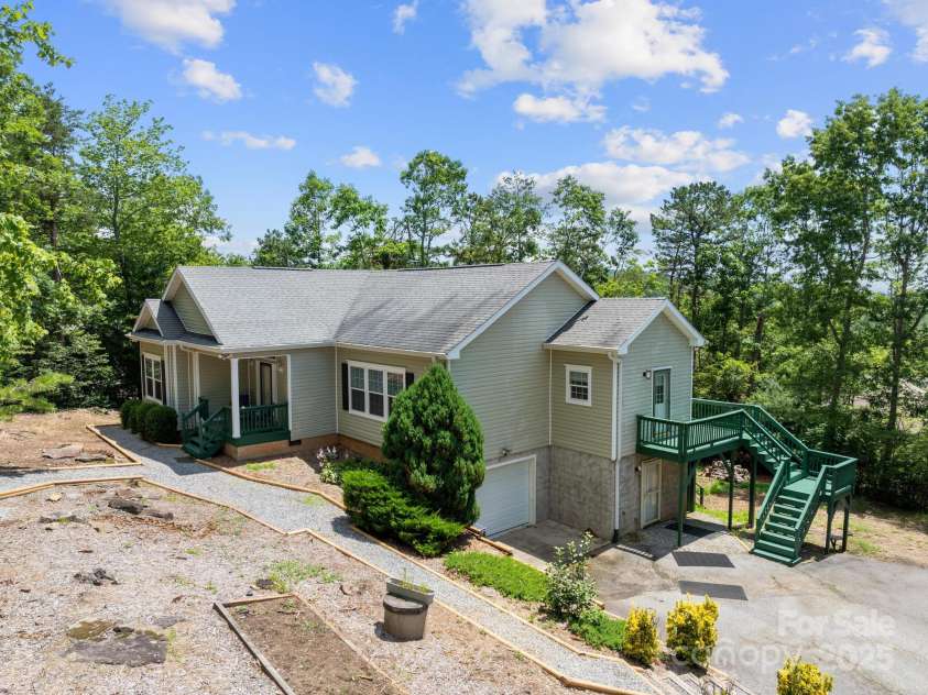 66 Condor Court, Hendersonville, NC 28792.  MLS# CAR4274638, YatesRealty ID 23627. Home