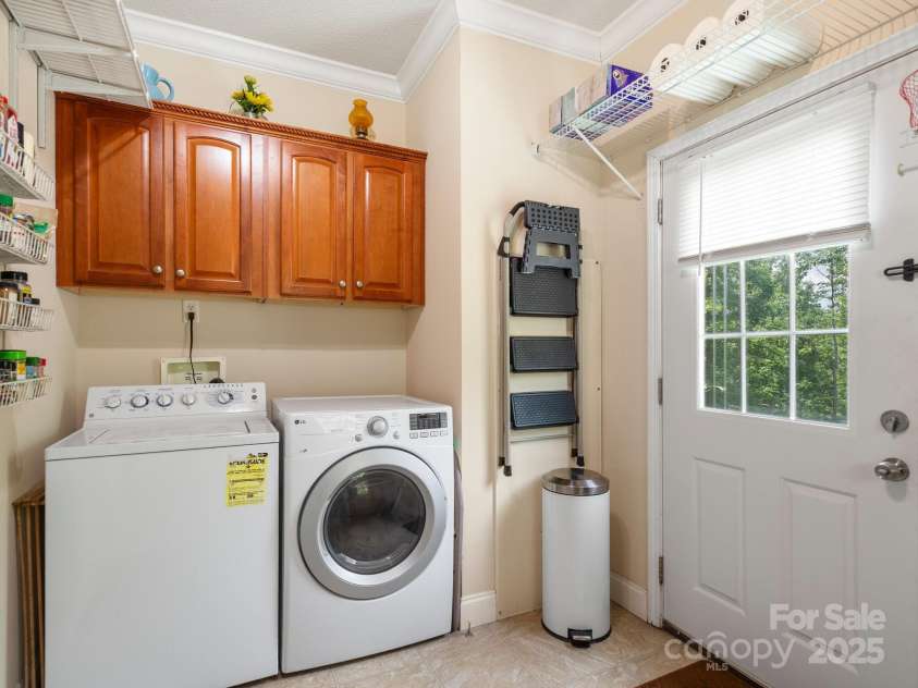 66 Condor Court, Hendersonville, NC 28792.  MLS# CAR4274638, YatesRealty ID 23627. Laundry Room - Main Level