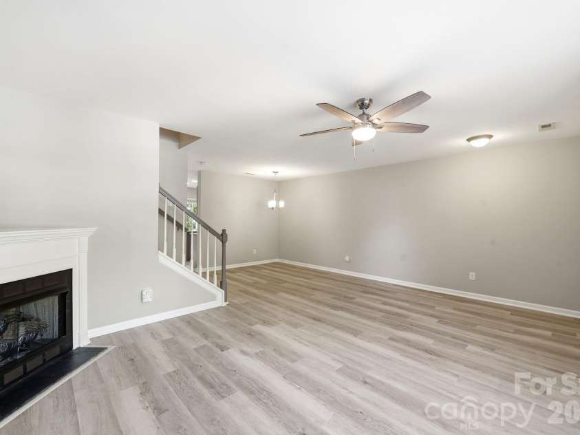 687 Rock Lake Glen, Fort Mill, SC 29715.  MLS# CAR4378757, YatesRealty ID 23628. 