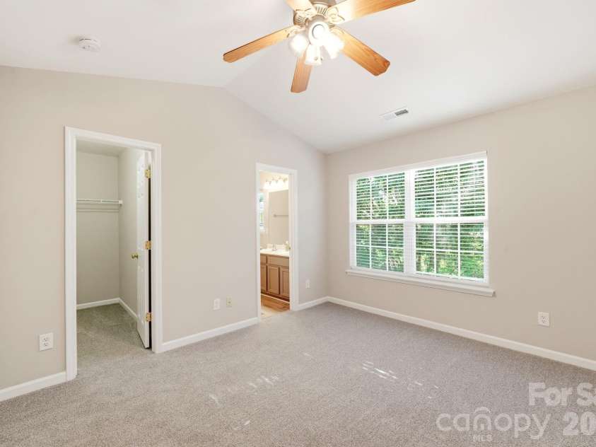 687 Rock Lake Glen, Fort Mill, SC 29715.  MLS# CAR4378757, YatesRealty ID 23628. 