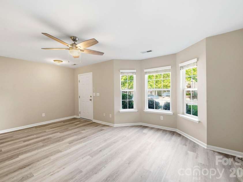 687 Rock Lake Glen, Fort Mill, SC 29715.  MLS# CAR4378757, YatesRealty ID 23628. 