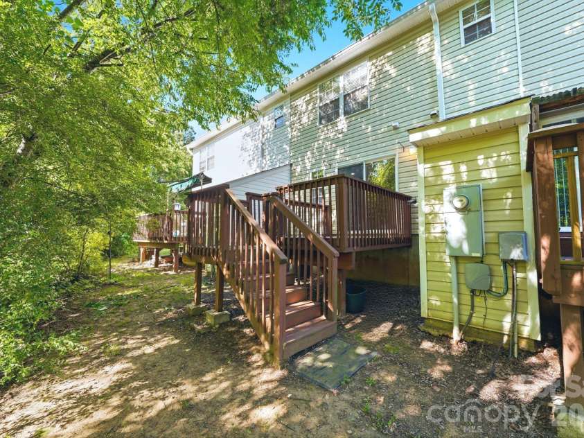 687 Rock Lake Glen, Fort Mill, SC 29715.  MLS# CAR4378757, YatesRealty ID 23628. 