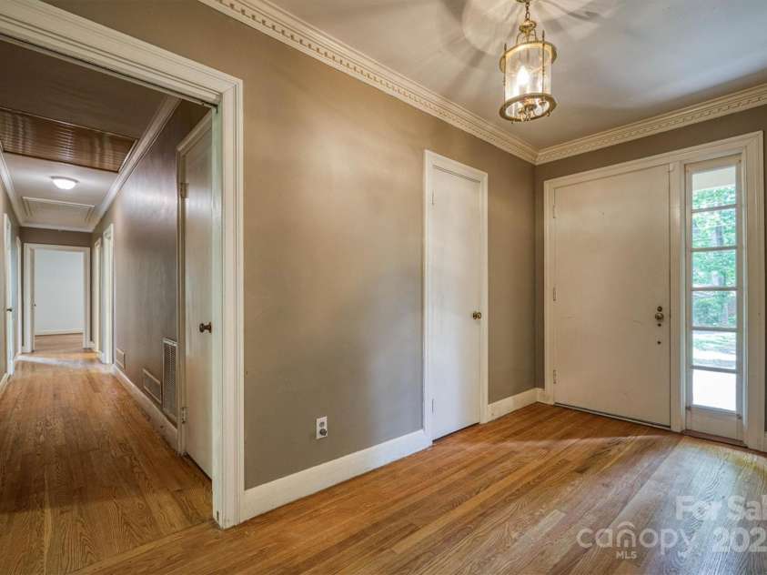 1503 Brentwood Drive, Newton, NC 28658.  MLS# CAR4260513, YatesRealty ID 23629. 