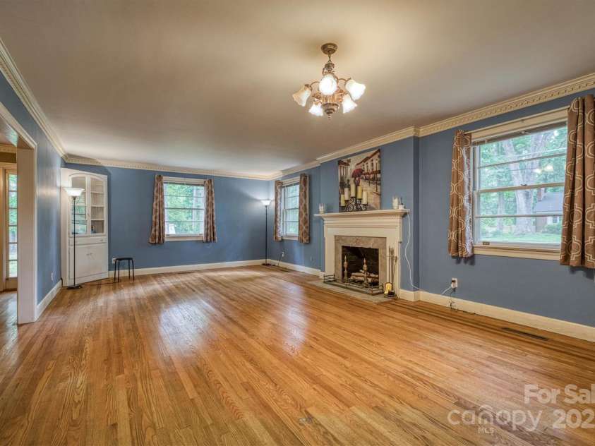 1503 Brentwood Drive, Newton, NC 28658.  MLS# CAR4260513, YatesRealty ID 23629. 