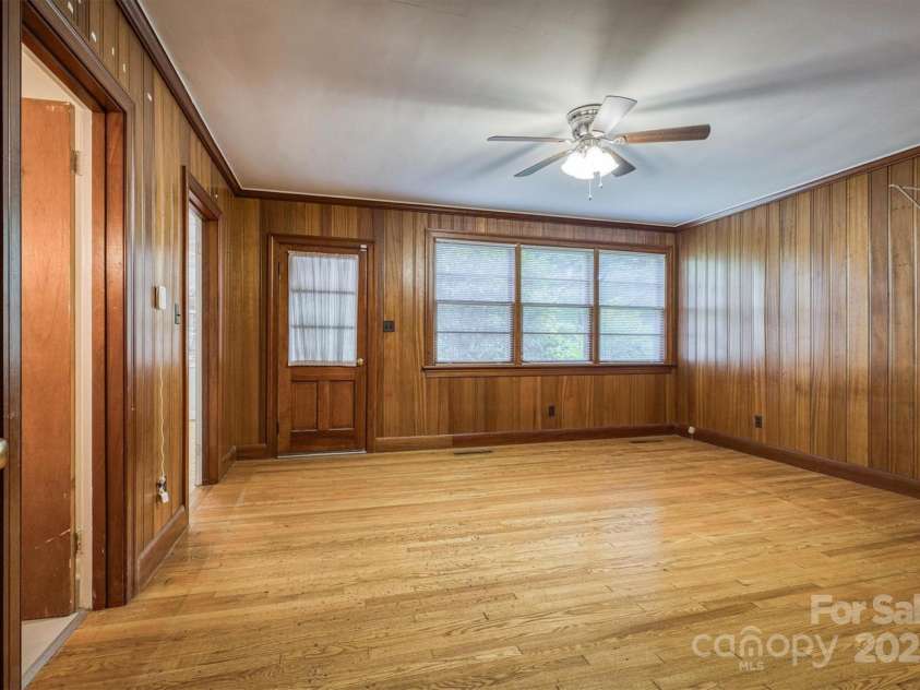 1503 Brentwood Drive, Newton, NC 28658.  MLS# CAR4260513, YatesRealty ID 23629. 