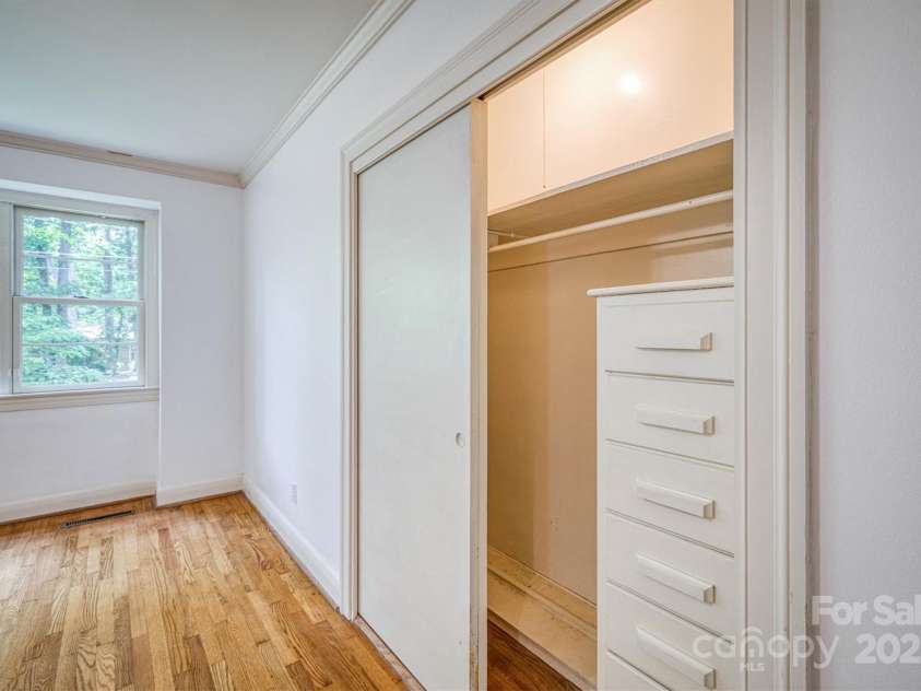 1503 Brentwood Drive, Newton, NC 28658.  MLS# CAR4260513, YatesRealty ID 23629. 