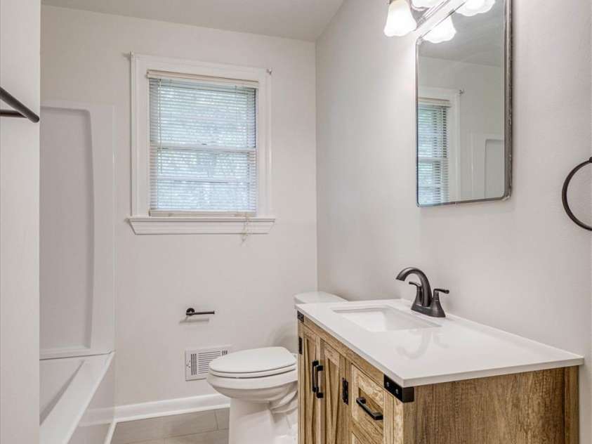 1503 Brentwood Drive, Newton, NC 28658.  MLS# CAR4260513, YatesRealty ID 23629. Hall bathroom