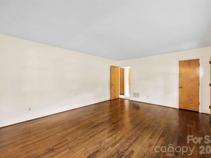 3342 Gardner Park Drive, Gastonia, NC 28054.  MLS# CAR4379226, YatesRealty ID 23629. 
