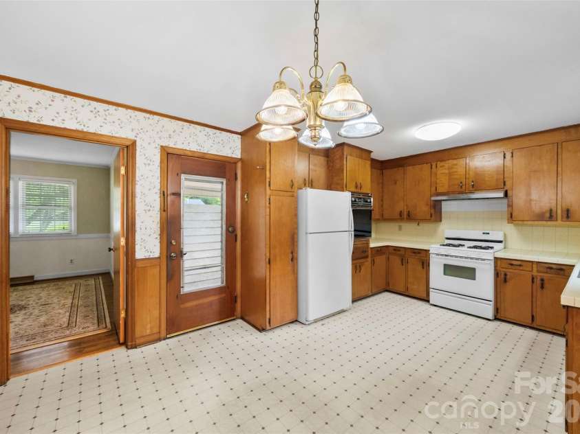 3342 Gardner Park Drive, Gastonia, NC 28054.  MLS# CAR4379226, YatesRealty ID 23629. 