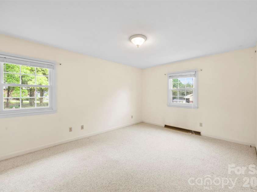 3342 Gardner Park Drive, Gastonia, NC 28054.  MLS# CAR4379226, YatesRealty ID 23629. 