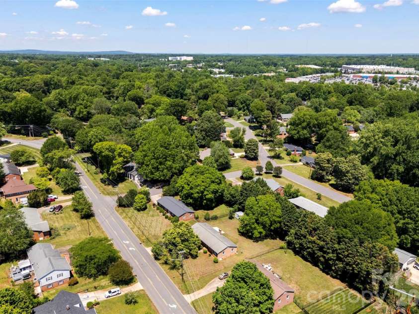 3342 Gardner Park Drive, Gastonia, NC 28054.  MLS# CAR4379226, YatesRealty ID 23629. 