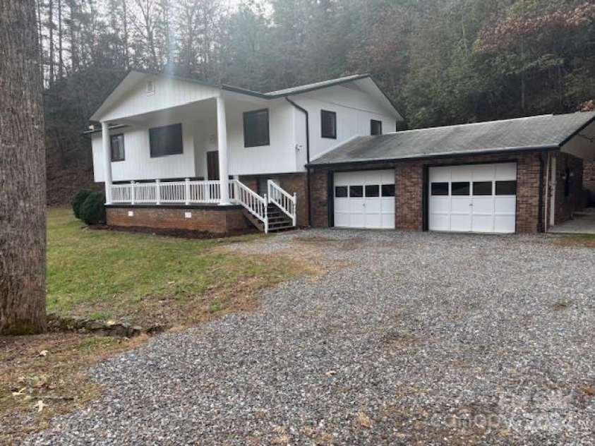12 Gem Lake Estates Road, Franklin, NC 28734.  MLS# CAR4207274, YatesRealty ID 2363. 