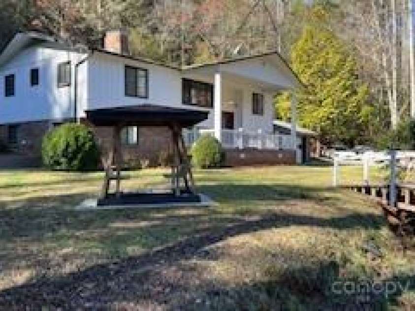 12 Gem Lake Estates Road, Franklin, NC 28734.  MLS# CAR4207274, YatesRealty ID 2363. 