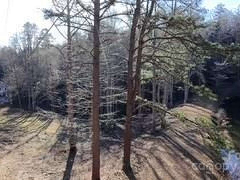 12 Gem Lake Estates Road, Franklin, NC 28734.  MLS# CAR4207274, YatesRealty ID 2363. 