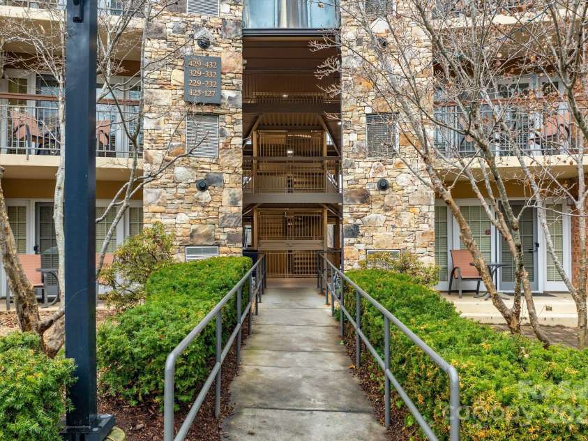 430 Bowling Park Road, Asheville, NC 28803.  MLS# CAR4328603, YatesRealty ID 2363. 