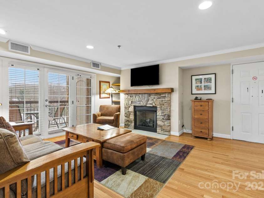 430 Bowling Park Road, Asheville, NC 28803.  MLS# CAR4328603, YatesRealty ID 2363. 