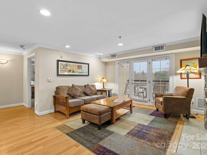 430 Bowling Park Road, Asheville, NC 28803.  MLS# CAR4328603, YatesRealty ID 2363. 