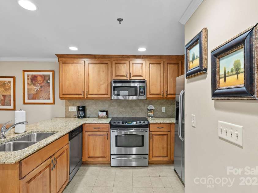 430 Bowling Park Road, Asheville, NC 28803.  MLS# CAR4328603, YatesRealty ID 2363. 