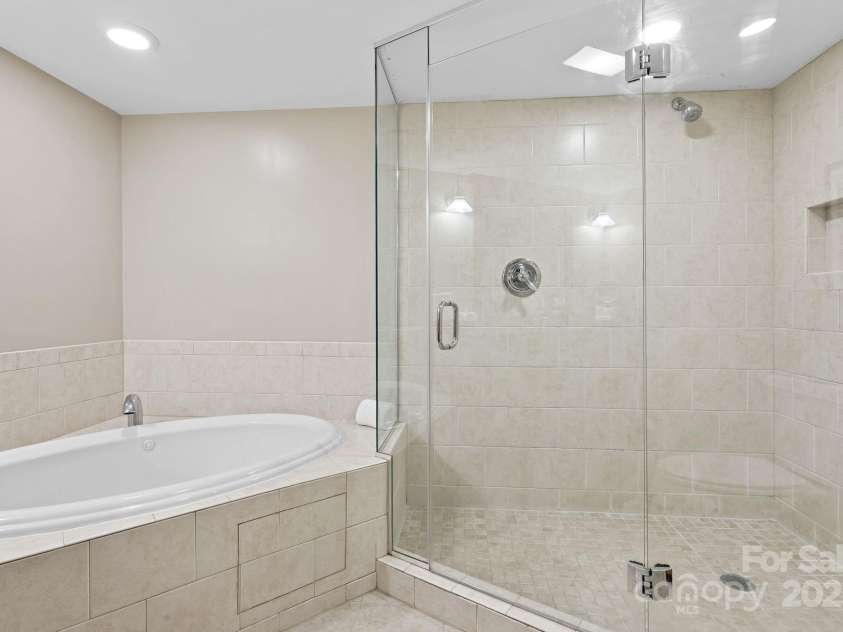 430 Bowling Park Road, Asheville, NC 28803.  MLS# CAR4328603, YatesRealty ID 2363. 