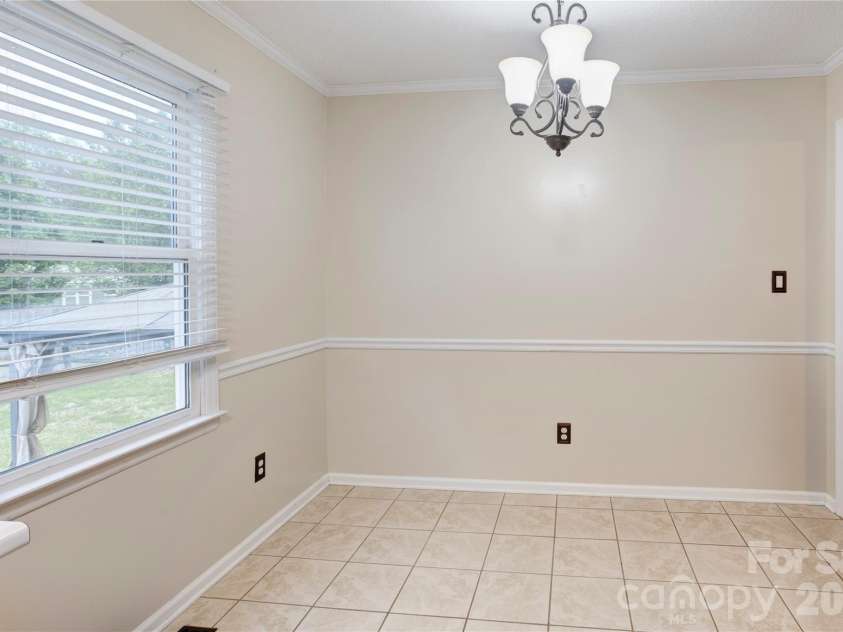 2705 Plantation Way, Albemarle, NC 28001.  MLS# CAR4365958, YatesRealty ID 23630. Dining area