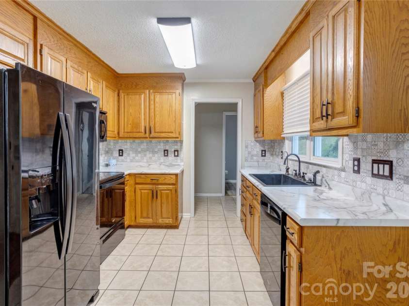 2705 Plantation Way, Albemarle, NC 28001.  MLS# CAR4365958, YatesRealty ID 23630. Kitchen