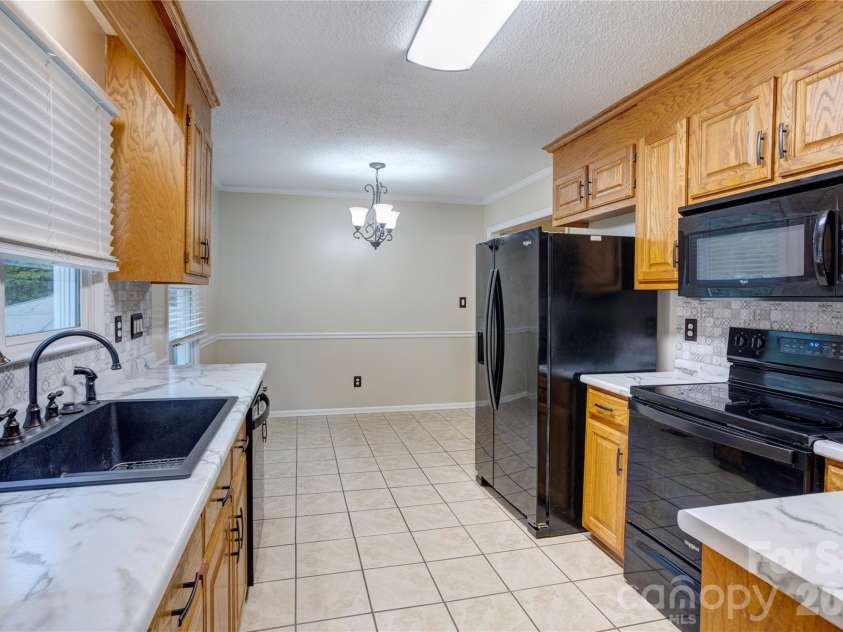 2705 Plantation Way, Albemarle, NC 28001.  MLS# CAR4365958, YatesRealty ID 23630. Kitchen