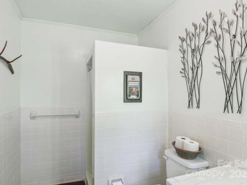 51 Atari Road, Waynesville, NC 28786.  MLS# CAR4256064, YatesRealty ID 23630. 